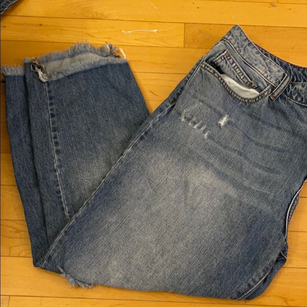 Distressed boyfriend jeans